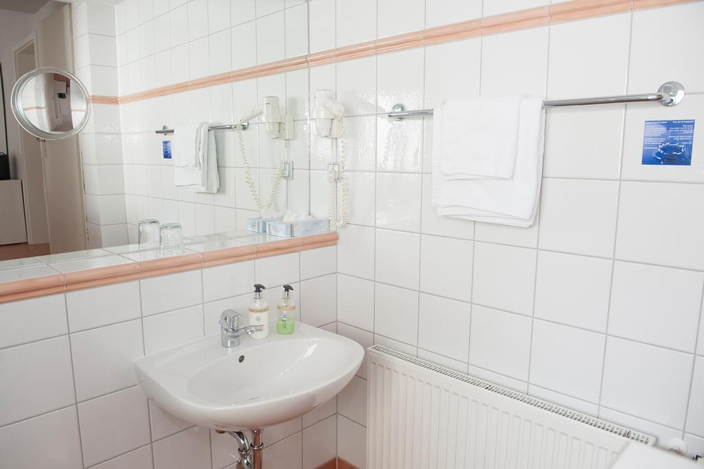 Hotel Fiori Bad Soden-Salmunster Bagian luar foto